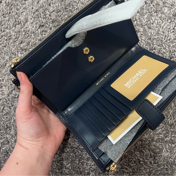 Michael kors wallet - Picture 3 of 3